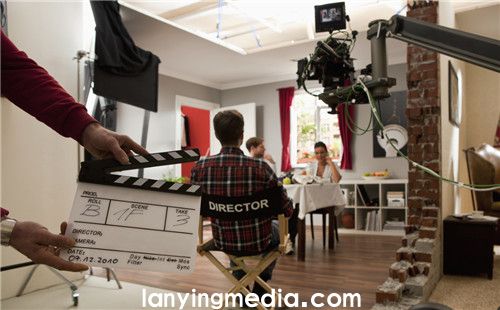 制作视频宣传片如何正确使用摇臂拍摄?