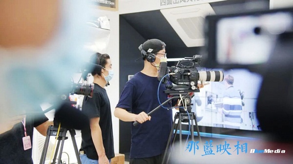 LG电子520新品发布会三大网络平台直播(图1) LG电子520新品发布会三大网络平台直播(图1)